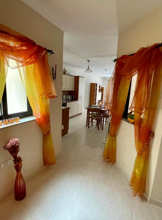 Regent Court - 3 Bedroom Apartment Within Walking Distance From Seafront St. Paul's Bay Ngoại thất bức ảnh