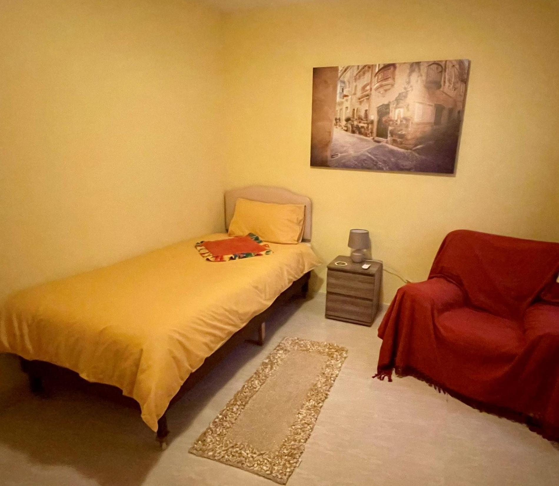 Regent Court - 3 Bedroom Apartment Within Walking Distance From Seafront St. Paul's Bay Ngoại thất bức ảnh