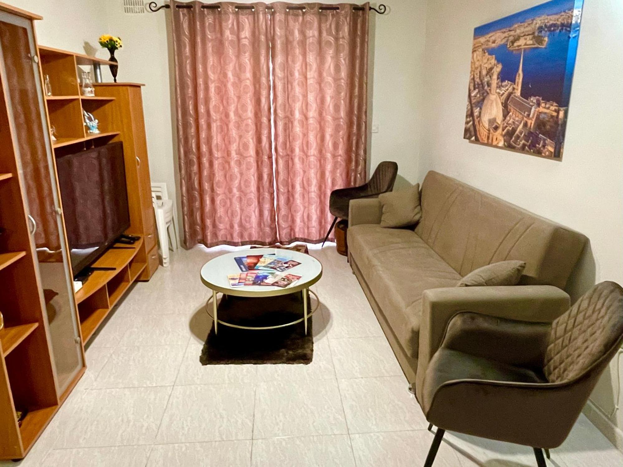 Regent Court - 3 Bedroom Apartment Within Walking Distance From Seafront St. Paul's Bay Ngoại thất bức ảnh