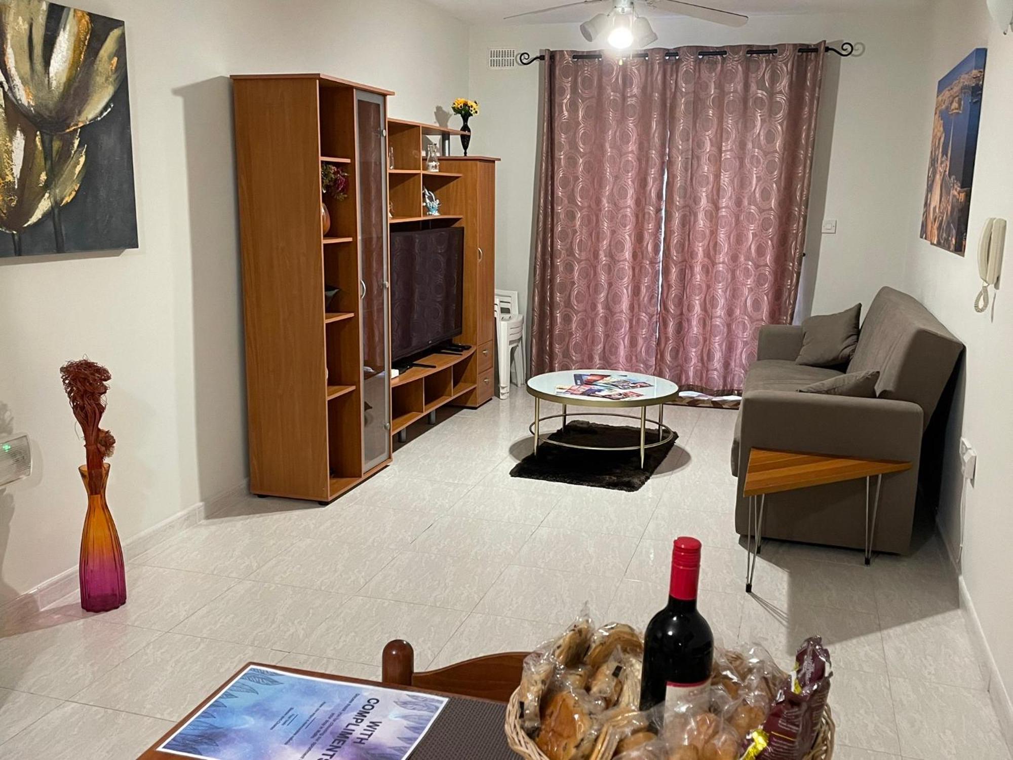 Regent Court - 3 Bedroom Apartment Within Walking Distance From Seafront St. Paul's Bay Ngoại thất bức ảnh
