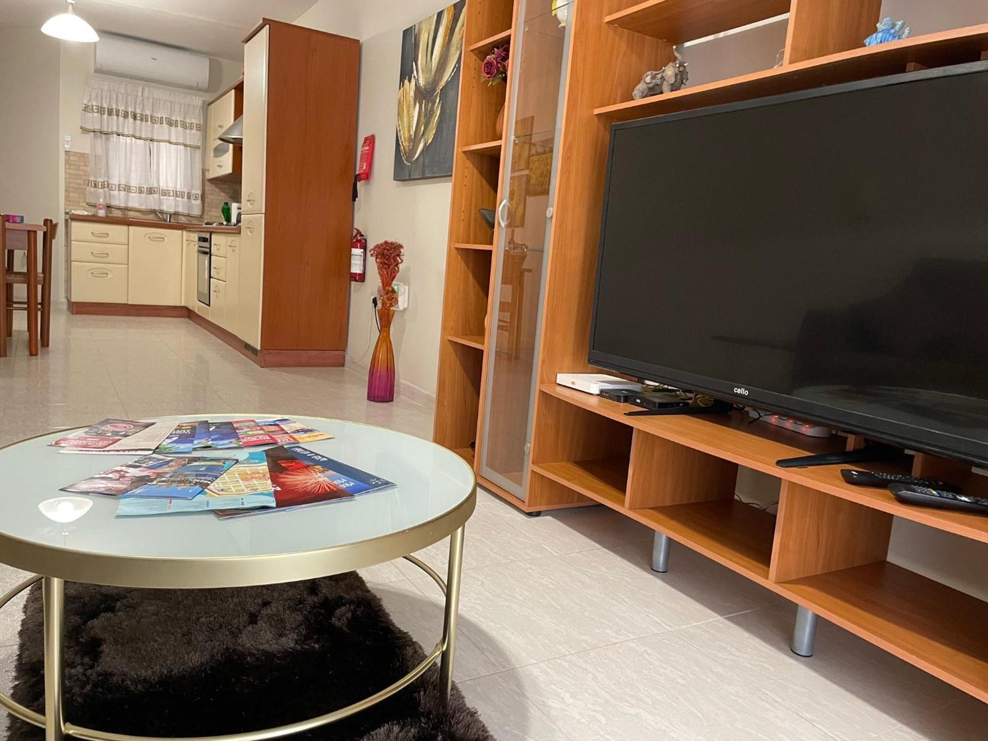 Regent Court - 3 Bedroom Apartment Within Walking Distance From Seafront St. Paul's Bay Ngoại thất bức ảnh