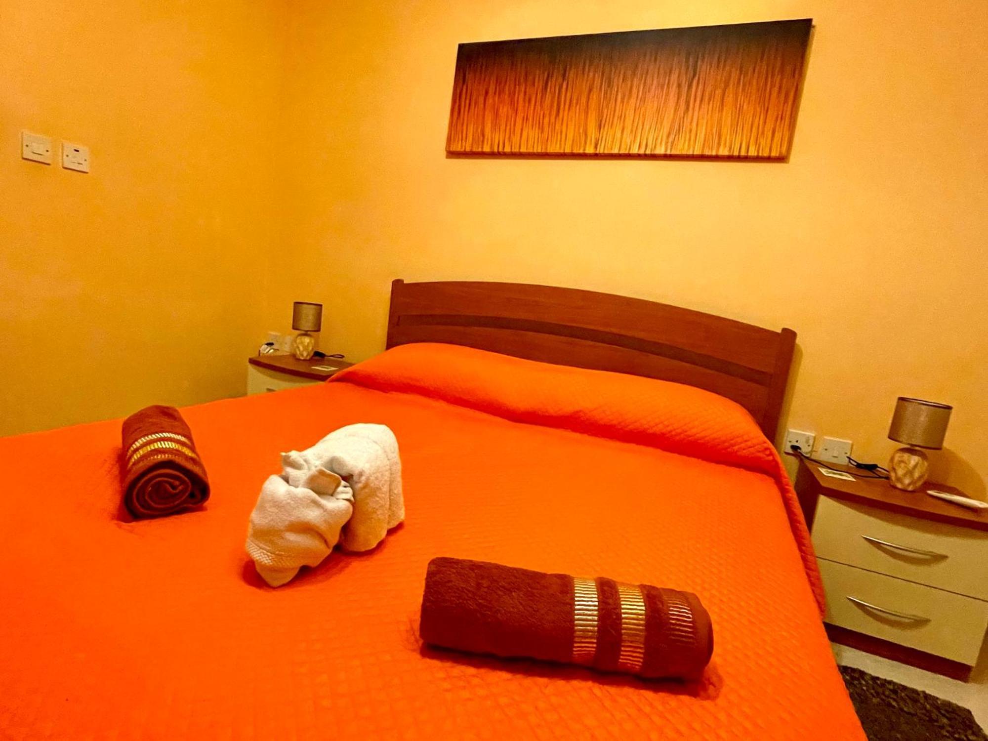 Regent Court - 3 Bedroom Apartment Within Walking Distance From Seafront St. Paul's Bay Ngoại thất bức ảnh